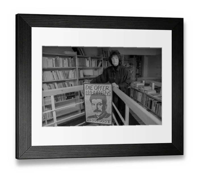 Framed Print : Germany, Berlin, 03.12.1991, Ursula Popiolek, Memorial Library: Victims of Stalinism, Europe