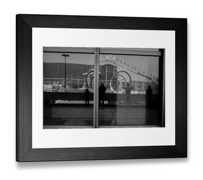 Framed Print : Germany, Berlin, 20.12.1991, Christmas market on Marx-Engels-Platz, roller coaster seen from the Palace of the Republic, Foreign Ministry of the GDR, Europe Framed Print : Germany, Berlin, 20.12.1991, Christmas market on Marx-Engels-Platz, roller coaster seen from the Palace of the Republic, Foreign Ministry of the GDR, Europe