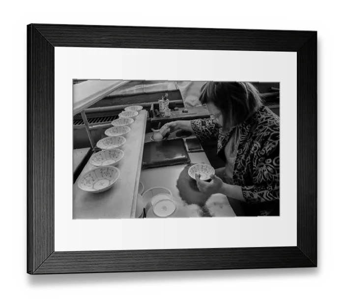 Framed Print : Germany, Kahla, 20.12.1991, Porzellanwerk Kahla, worker in plate production, Europe