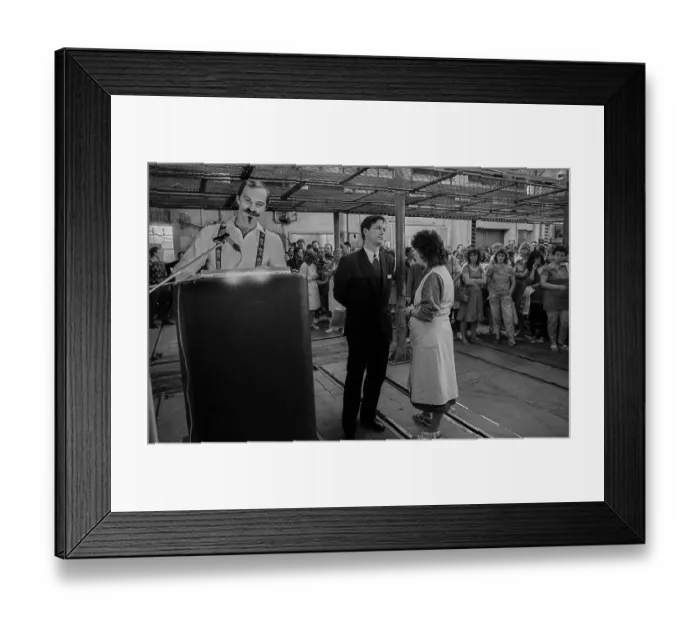 Framed Print : Germany, Kahla, 20.12.1991, Porzellanwerk Kahla, the works council speaks, on the right with a worker the plant manager Hoffmann - came from the old federal states to reorganise the plant, Europe