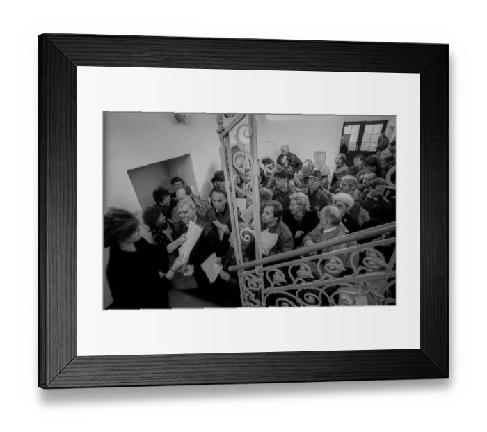 Framed Print : Germany, Berlin, 2 January 1992, first day of access to Stasi files, Gauck authority, applications for access to files can be submitted, Europe Framed Print : Germany, Berlin, 2 January 1992, first day of access to Stasi files, Gauck authority, applications for access to files can be submitted, Europe