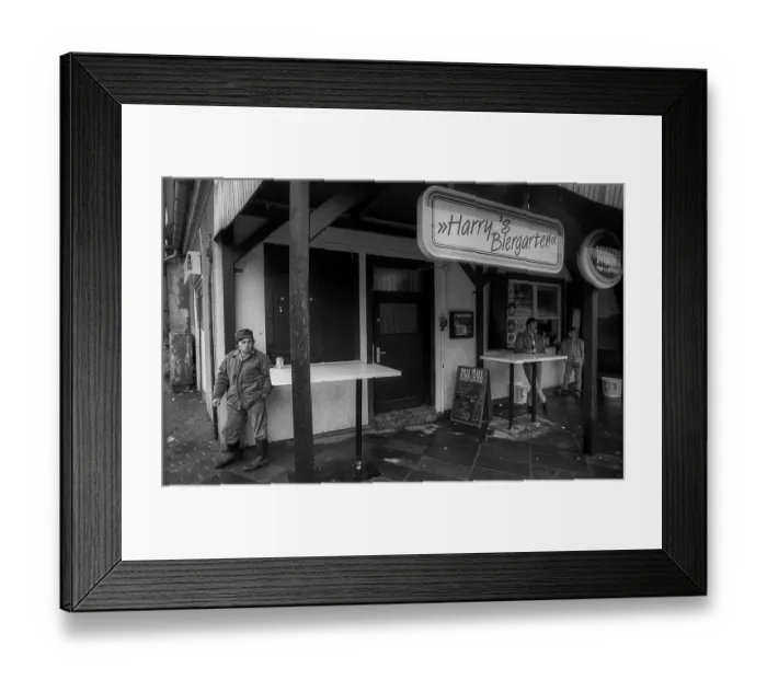 Framed Print : Germany, Sternberg, 12.01.1992, Kiosk in Sternberg / Mecklenburg, Europe Framed Print : Germany, Sternberg, 12.01.1992, Kiosk in Sternberg / Mecklenburg, Europe