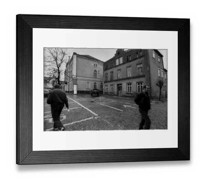 Framed Print : Germany, Sternberg, 12.01.1992, Street scene in Sternberg / Mecklenburg, Europe Framed Print : Germany, Sternberg, 12.01.1992, Street scene in Sternberg / Mecklenburg, Europe