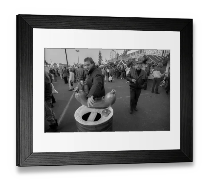 Framed Print : Germany, Berlin, 20.12.1991, Christmas market on Marx-Engels-Platz, giant sausage, Europe