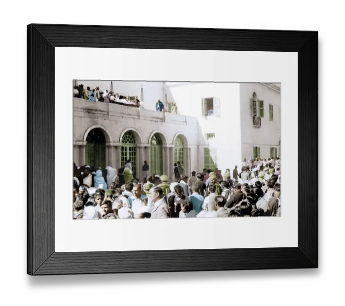 Framed Print : Crowd to see Mahatma Gandhi dead body at Birla House, New Delhi, India, Asia, January 31, 1948, Asia