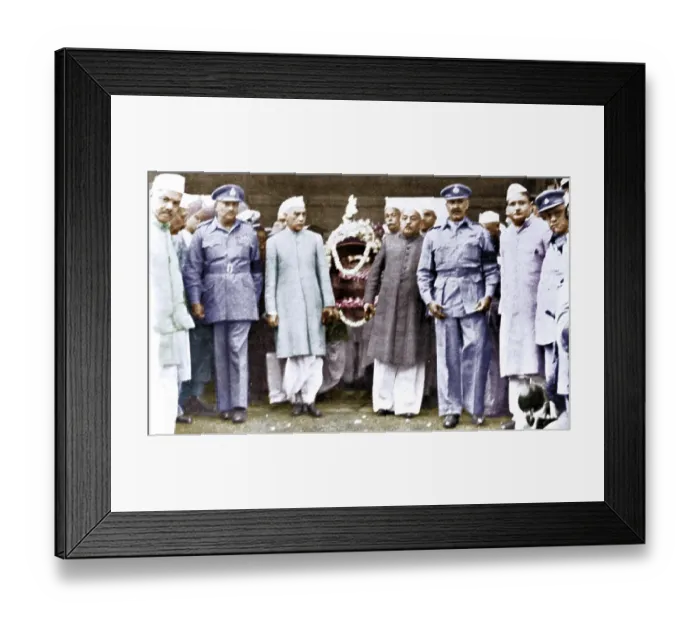 Framed Print : Jawaharlal Nehru with urn of Mahatma Gandhi ashes, Allahabad, Uttar Pradesh, India, Asia, February 12, 1948, Asia