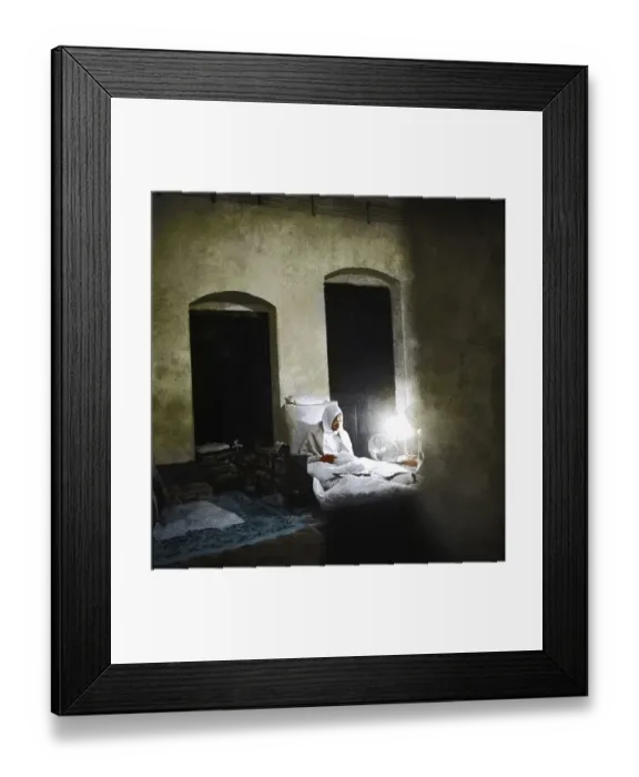 Framed Print : Mahatma Gandhi reading Khadi Pratishthan, Calcutta, West Bengal, India, Asia, November 1946, Asia