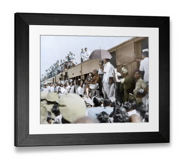 Framed Print : Mahatma Gandhi addressing people on railway platform, Bangladesh, Asia, November 6, 1946, Asia