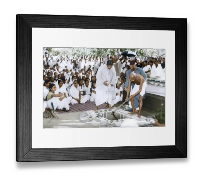 Framed Print : Mahatma Gandhi at foundation ceremony, Santiniketan, west Bengal, India, Asia, December 19, 1945, Asia Framed Print : Mahatma Gandhi at foundation ceremony, Santiniketan, west Bengal, India, Asia, December 19, 1945, Asia