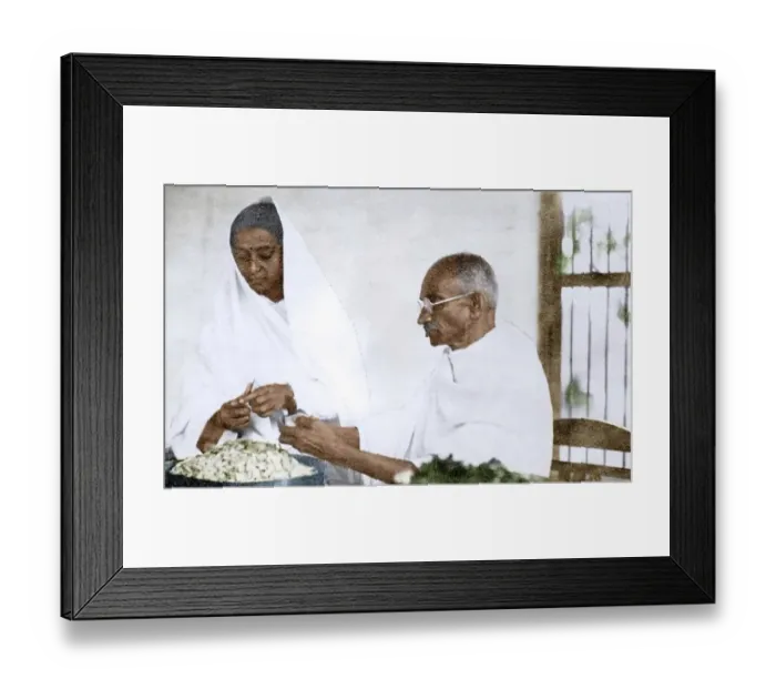 Framed Print : Mahatma Gandhi and Sumati Morarjee cutting vegetables, India, Asia, 1945, Asia
