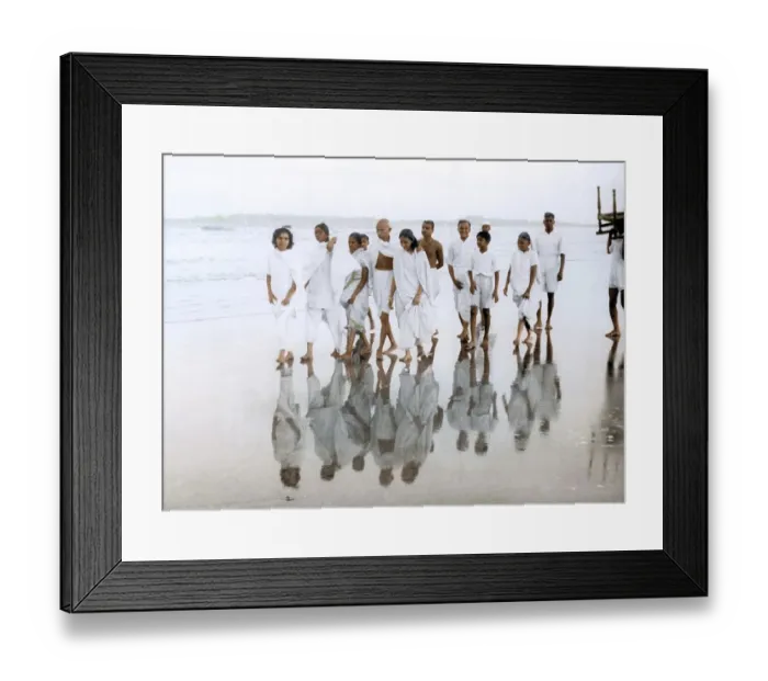 Framed Print : Mahatma Gandhi with associates on Juhu Beach, Mumbai, Maharashtra, India, Asia, May 1944, Asia Framed Print : Mahatma Gandhi with associates on Juhu Beach, Mumbai, Maharashtra, India, Asia, May 1944, Asia