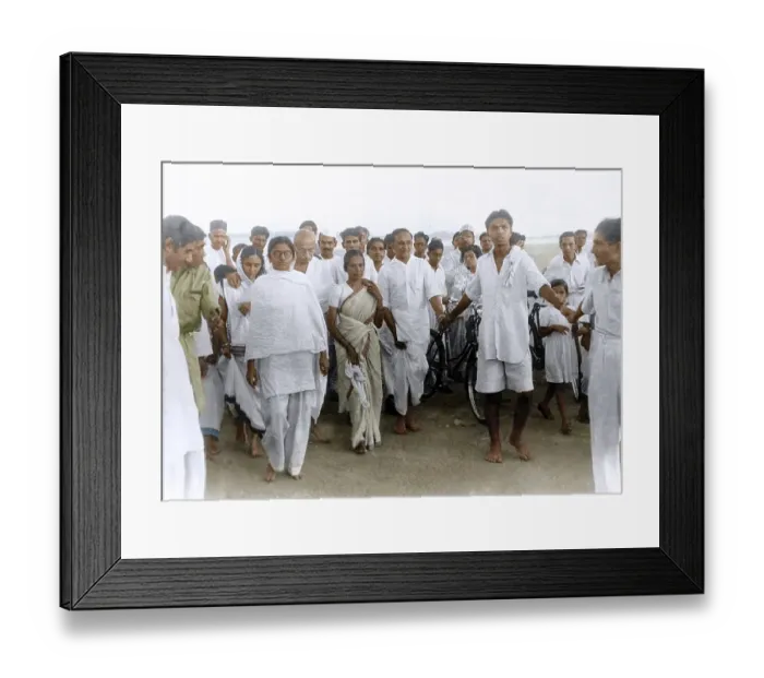 Framed Print : Mahatma Gandhi with associates on Juhu Beach, Mumbai, Maharashtra, India, Asia, May 1944, Asia