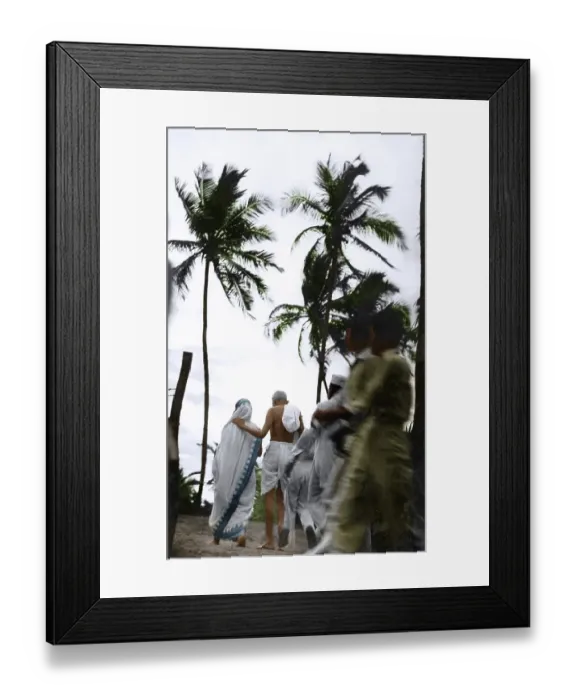 Framed Print : Mahatma Gandhi walking to evening prayer meeting, Mumbai, Maharashtra, India, Asia, May 1944, Asia