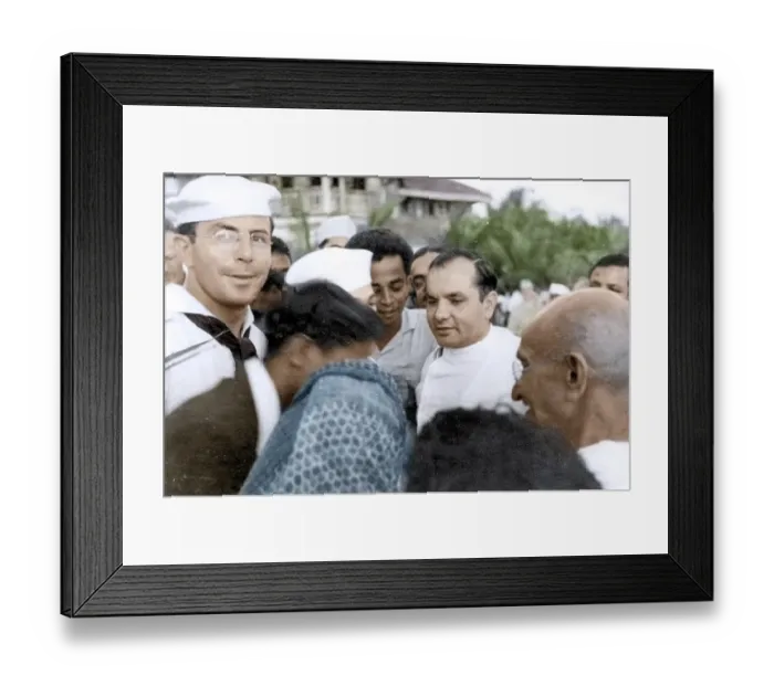 Framed Print : Mahatma Gandhi with Dr Dinshah Mehta at Juhu Beach, Mumbai, Maharashtra, India, Asia, May 1944, Asia Framed Print : Mahatma Gandhi with Dr Dinshah Mehta at Juhu Beach, Mumbai, Maharashtra, India, Asia, May 1944, Asia