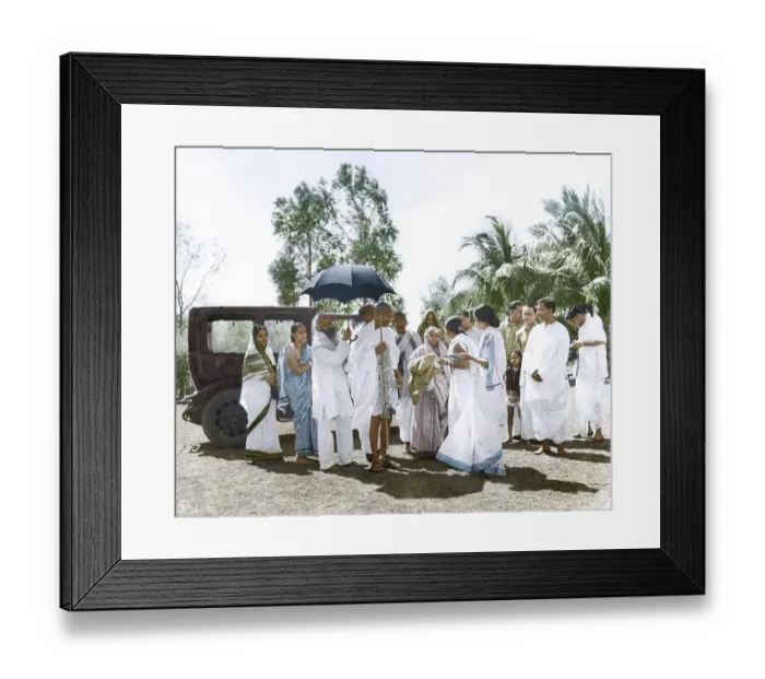 Framed Print : Kasturba Gandhi and Mahatma Gandhi arrive at Santiniketan, West Bengal, India, Asia, February 17, 1940, Asia Framed Print : Kasturba Gandhi and Mahatma Gandhi arrive at Santiniketan, West Bengal, India, Asia, February 17, 1940, Asia