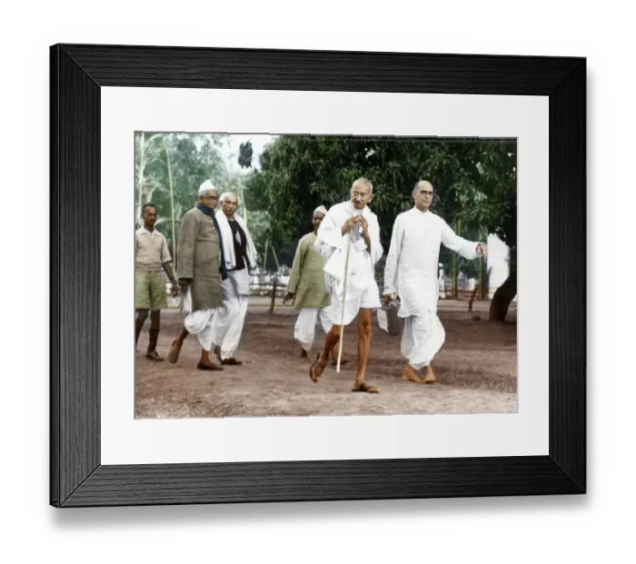 Framed Print : Mahatma Gandhi way to visit exhibition Congress compound, Faizpur, India, Asia, December 25, 1936, Asia