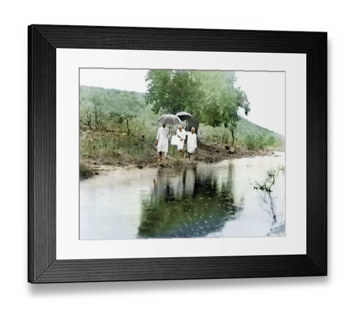 Framed Print : Mahatma Gandhi abandoning his temporary hut, Karnataka, India, Asia, April 18, 1937, Asia