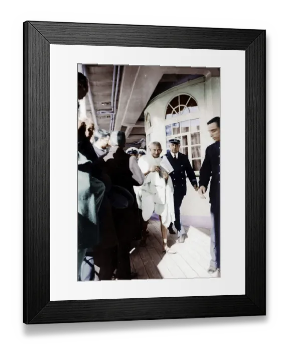 Framed Print : Mahatma Gandhi during his departure on shipss Pilsna from Brindisi, Italy, December 14, 1931, Europe