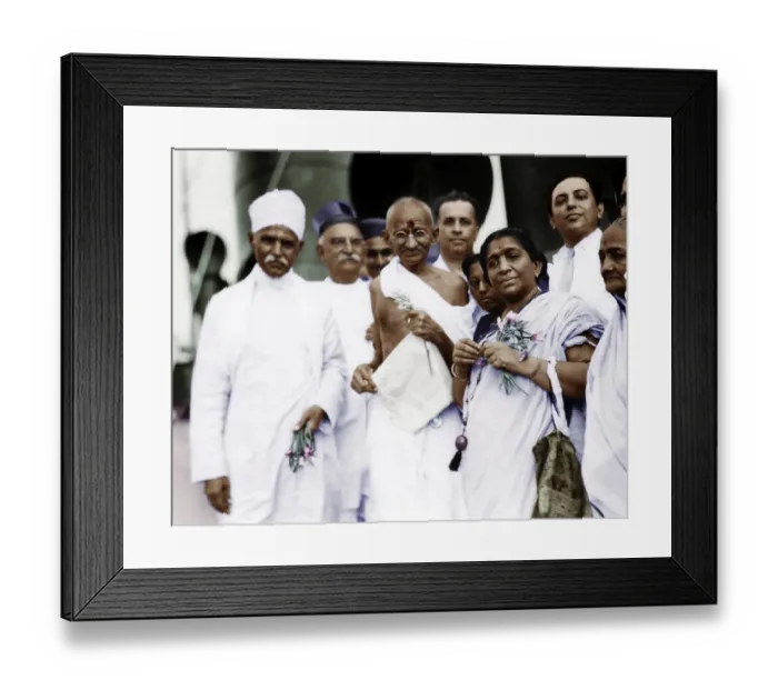 Framed Print : Mahatma Gandhi before departure to England at mole, Mumbai, Maharashtra, India, Asia, August 29, 1931, Asia