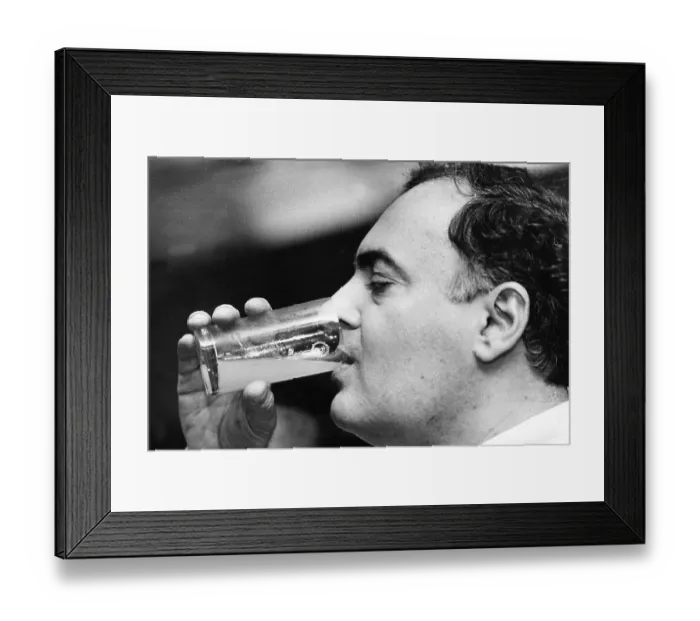 Framed Print : Prime Minister of India Rajiv Gandhi drinking lime juice, Mumbai, Maharashtra, India, Asia, 1985s, Asia Framed Print : Prime Minister of India Rajiv Gandhi drinking lime juice, Mumbai, Maharashtra, India, Asia, 1985s, Asia