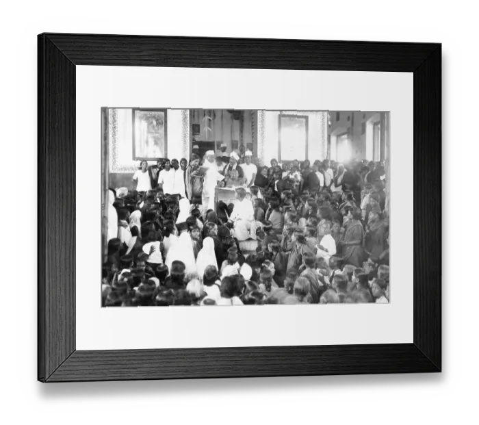 Framed Print : Mahatma Gandhi at a women's meeting, Chennai, Tamil Nadu, India, Asia, September 1921, Asia