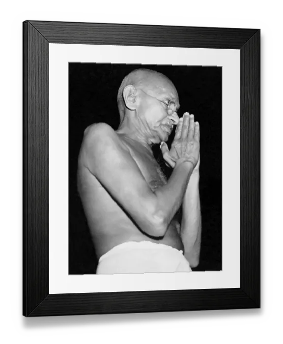 Framed Print : Mahatma Gandhi in greeting pose, Mumbai, Maharashtra, India, Asia, March 1946, Asia Framed Print : Mahatma Gandhi in greeting pose, Mumbai, Maharashtra, India, Asia, March 1946, Asia