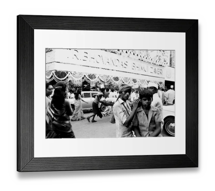 Framed Print : Jeweller shop and ear cleaner contrast Zaveri Bazaar Mumbai Maharashtra India Asia 1983
