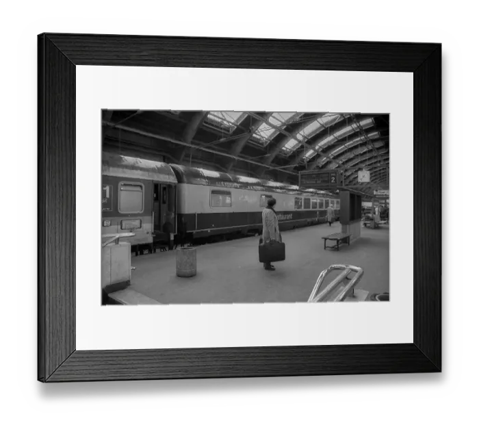 Framed Print : Germany, Berlin, 02.02.1992, Traveller at the main station (Ostbahnhof), Europe Framed Print : Germany, Berlin, 02.02.1992, Traveller at the main station (Ostbahnhof), Europe