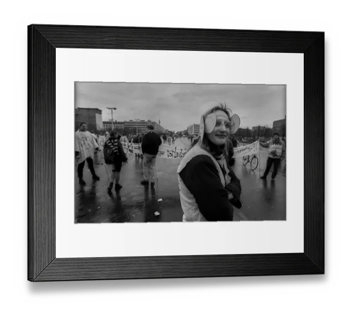 Framed Print : Germany, Berlin, 16 February 1992, DT64 demonstration (against the closure of the station), at the Brandenburg Tor, Europe