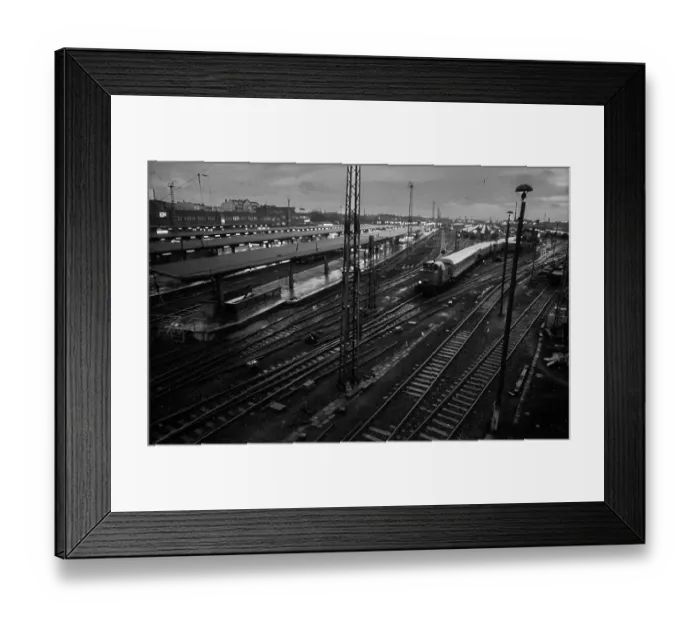 Framed Print : Germany, Berlin, 03.02.1992, Lichtenberg railway station, railway tracks, platform, Europe