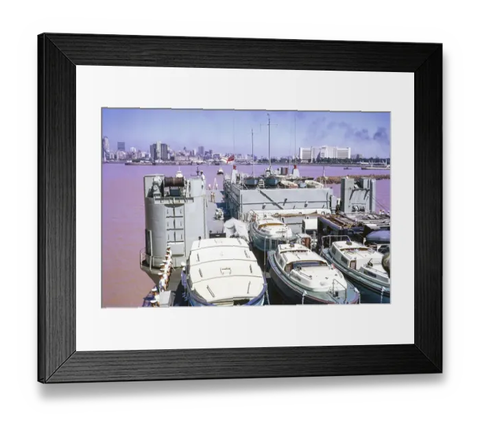 Framed Print : HMS Triumph, Buenos Aires, Argentina, South America, Royal Navy, slide dated February 1972, South America