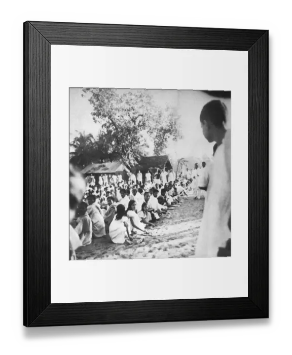 Framed Print : People waiting to meet Mahatma Gandhi after the riots between Hindus and Muslims in Chandipur, Noakhali East Bengal, November 1946, India, Asia Framed Print : People waiting to meet Mahatma Gandhi after the riots between Hindus and Muslims in Chandipur, Noakhali East Bengal, November 1946, India, Asia
