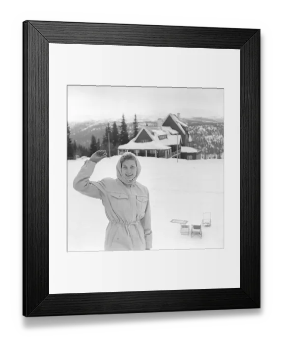 Framed Print : Are 1952. The popular winter sports resort in Jaemtland Sweden where people go to ski and socialise. Are is known for its long history of skiing and the 1950s was a time when skiing was a growing sport and tourist attraction Framed Print : Are 1952. The popular winter sports resort in Jaemtland Sweden where people go to ski and socialise. Are is known for its long history of skiing and the 1950s was a time when skiing was a growing sport and tourist attraction