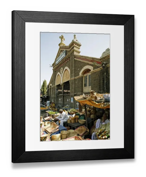 Framed Print : Mandai Jyotiba Phule Market in 1900, Pune, Maharashtra, India, Asia
