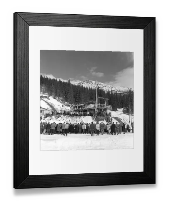 Framed Print : Are 1952. The popular winter sports resort in Jaemtland Sweden where people go to ski and socialise. Are is known for its long history of skiing and the 1950s was a time when skiing was a growing sport and tourist attraction Framed Print : Are 1952. The popular winter sports resort in Jaemtland Sweden where people go to ski and socialise. Are is known for its long history of skiing and the 1950s was a time when skiing was a growing sport and tourist attraction