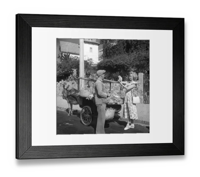 Framed Print : The actress in Lisbon, Portugal, 1949. Margareta Fahlen (1918-1978) is in Portugal, in the seaside resort of Estoril outside Lisbon, to appear in the film Vi flyger pa Rio