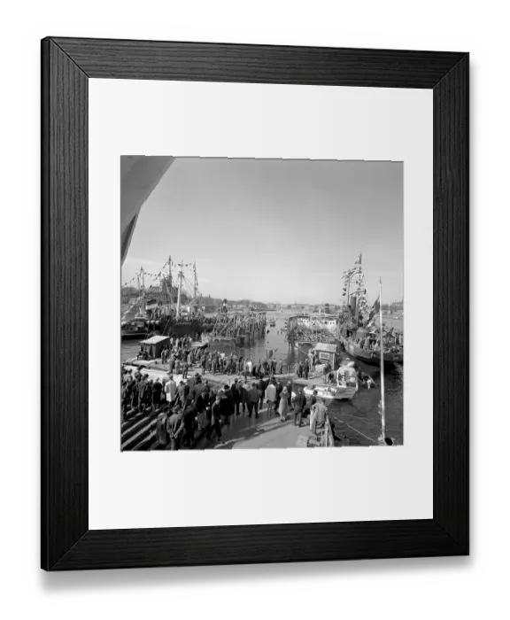 Framed Print : Vasa or Wasa is a Swedish warship built between 1626 and 1628. The ship sank after sailing roughly 1, 300 m (1, 400 yd) into her maiden voyage on 10 August 1628