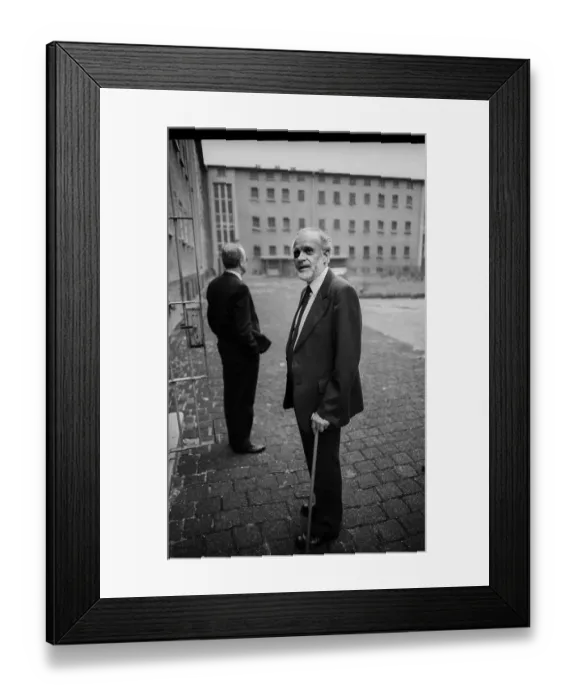 Framed Print : Germany, Berlin, 06.03.1992, Wreath-laying ceremony at the former Stasi remand prison Hohenschoenhausen, SPD - Working Group of Former Political Prisoners, Hans-Joachim Helwig-Wilson, Europe