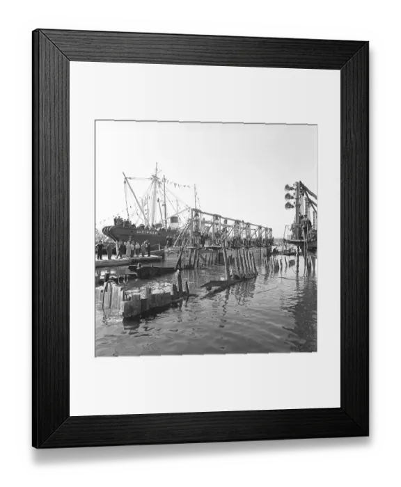Framed Print : Vasa or Wasa is a Swedish warship built between 1626 and 1628. The ship sank after sailing roughly 1, 300 m (1, 400 yd) into her maiden voyage on 10 August 1628 Framed Print : Vasa or Wasa is a Swedish warship built between 1626 and 1628. The ship sank after sailing roughly 1, 300 m (1, 400 yd) into her maiden voyage on 10 August 1628