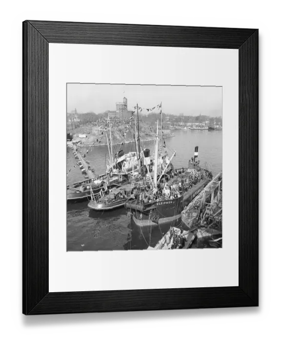 Framed Print : Vasa or Wasa is a Swedish warship built between 1626 and 1628. The ship sank after sailing roughly 1, 300 m (1, 400 yd) into her maiden voyage on 10 August 1628 Framed Print : Vasa or Wasa is a Swedish warship built between 1626 and 1628. The ship sank after sailing roughly 1, 300 m (1, 400 yd) into her maiden voyage on 10 August 1628