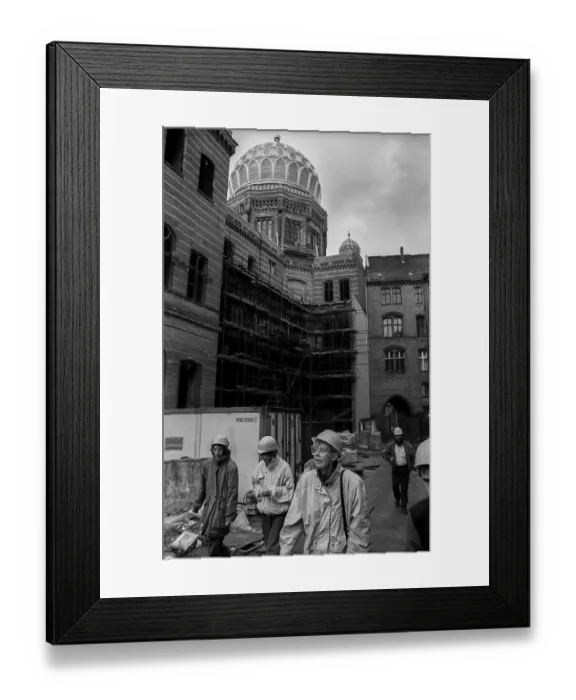 Framed Print : Germany, Berlin, 02.03.1992, Youth consecrations visit the New Synagogue under construction in Oranienburger Strasse, Europe Framed Print : Germany, Berlin, 02.03.1992, Youth consecrations visit the New Synagogue under construction in Oranienburger Strasse, Europe