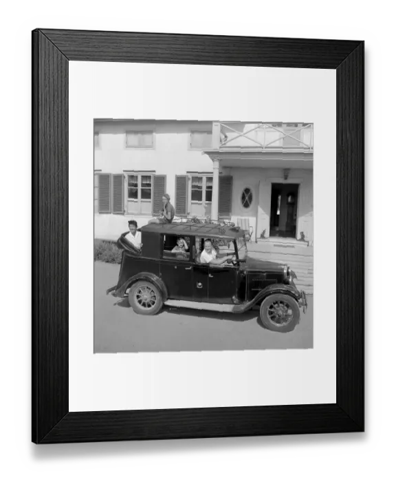 Framed Print : Ernst Nathorst-Boeoes (1918-1988), a Swedish jurist and numismatist, participated in the 1957 Kvitt eller dubbelt  /  10 000-kronorsfragan on Swedish coins and won