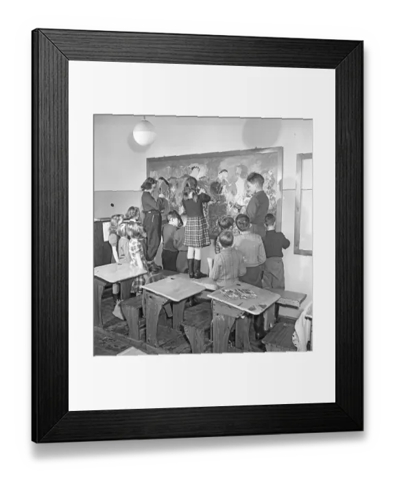 Framed Print : School in the 1950s. Interior of a classroom and young students who are painting a picture within a frame on the wall. Sweden 1950 Kristoffersson ref BB52-2