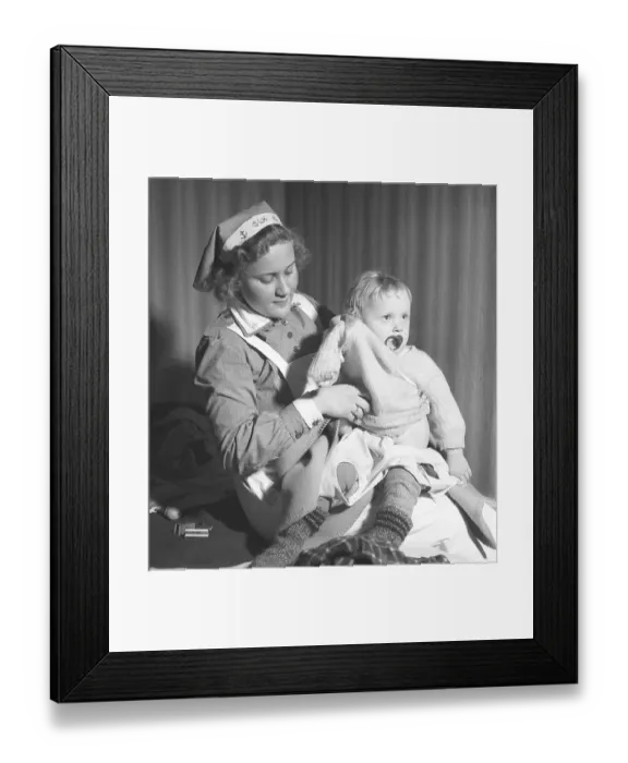 Framed Print : World War 2 in Europe. Finnish children in Sweden. In February 1944, the Finnish cities are exposed to bombings Framed Print : World War 2 in Europe. Finnish children in Sweden. In February 1944, the Finnish cities are exposed to bombings