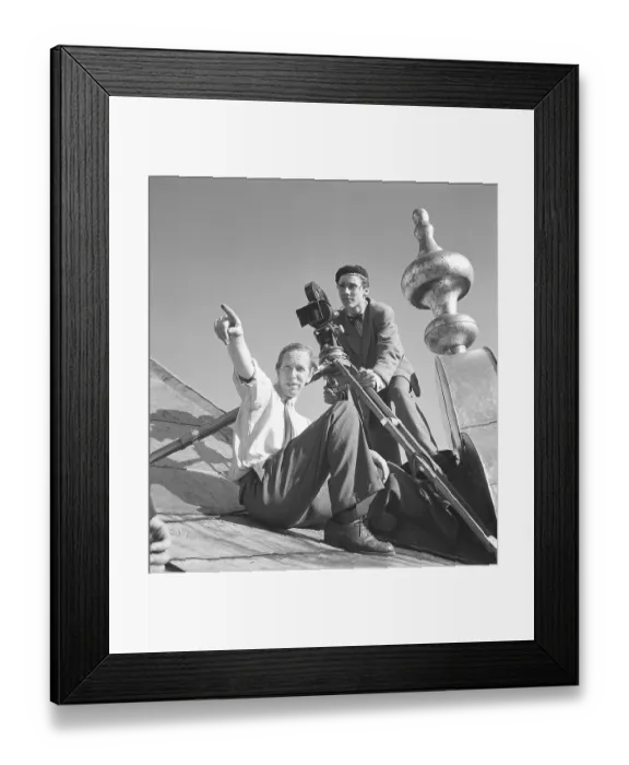 Framed Print : Bold filming on the roof of the Stadhustornet in Stockholm in the 1940s