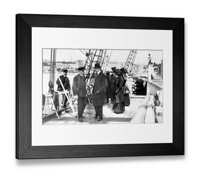 Framed Print : Roald Amundsen. Norwegian polar explorer. 1872-1928. The South Pole Expedition 1910-1912. After sailing through the Northwest Passage with Gjoa in 1903-1906, Amundsen planned an expedition to the North Pole Framed Print : Roald Amundsen. Norwegian polar explorer. 1872-1928. The South Pole Expedition 1910-1912. After sailing through the Northwest Passage with Gjoa in 1903-1906, Amundsen planned an expedition to the North Pole