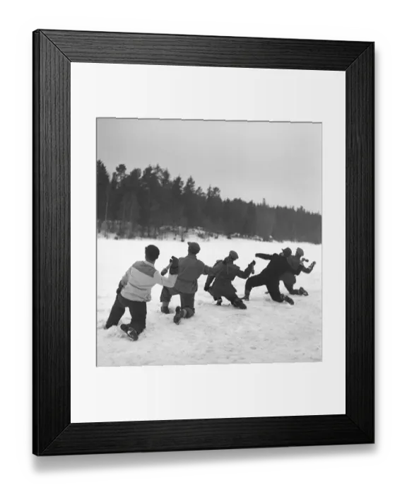 Framed Print : Sweden during World War II. A group of men is practising how to throw a grenade Framed Print : Sweden during World War II. A group of men is practising how to throw a grenade