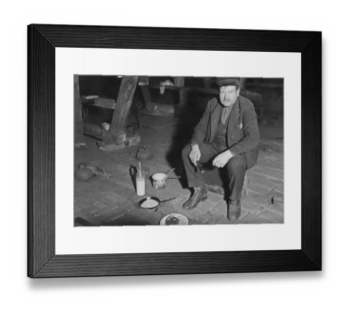 Framed Print : Poverty in the 1930s Framed Print : Poverty in the 1930s