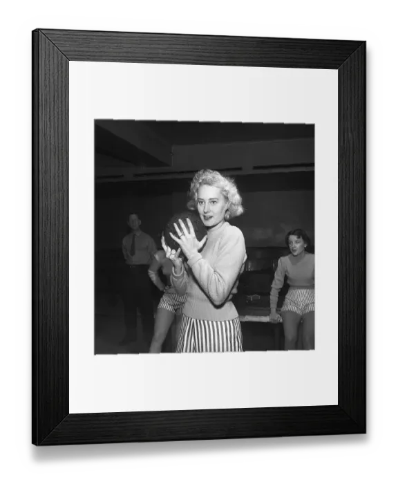 Framed Print : Bowling in the 1950s. Actress Ullacarin Ryden pictured when bowling for the first time Framed Print : Bowling in the 1950s. Actress Ullacarin Ryden pictured when bowling for the first time