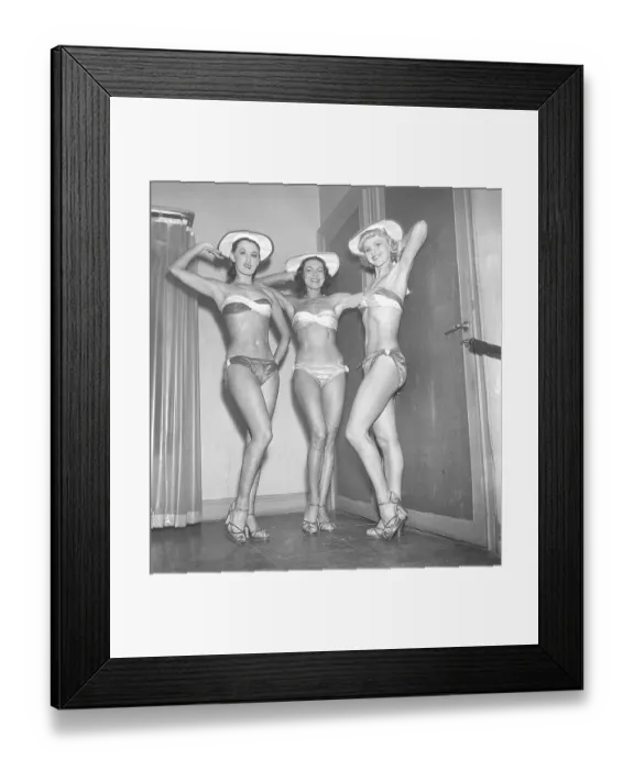 Framed Print : Women of the 1950s. Three young women wearing bikini